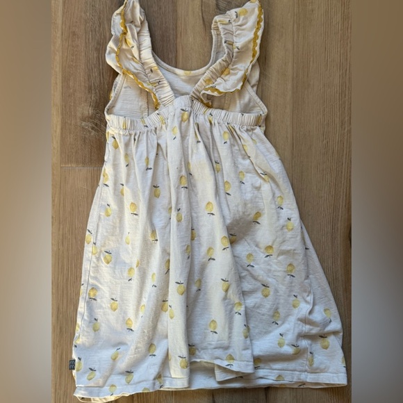 🍋 Charming Lemon Print Ruffle Dress for Kids - Picture 4 of 4